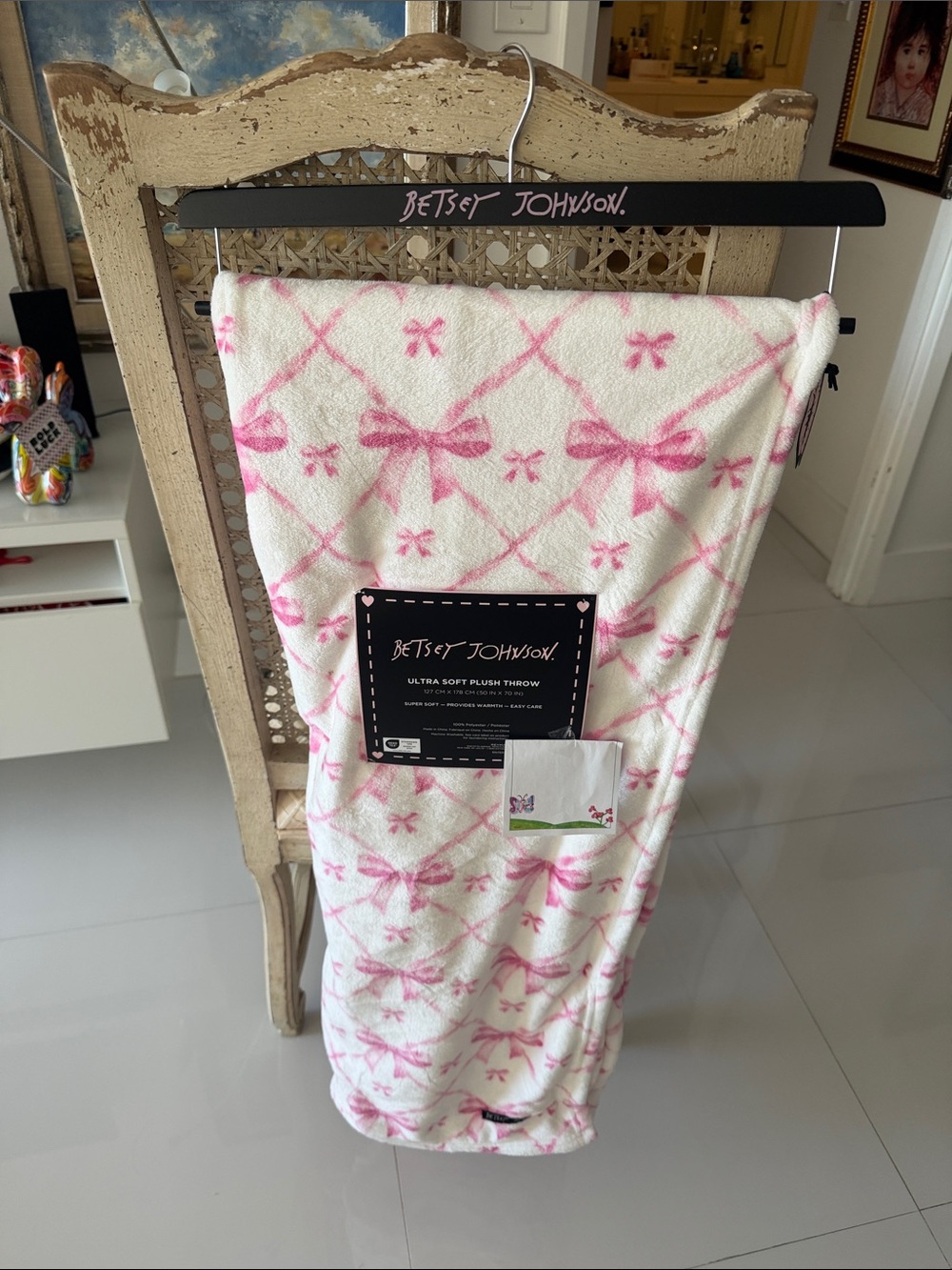 Betsey Johnson White and Pink Ribbon Bows Plush Throw Blanket